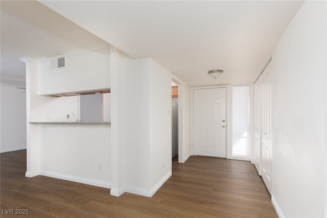 Photo - 753 Oakmont Ave Unidad 801