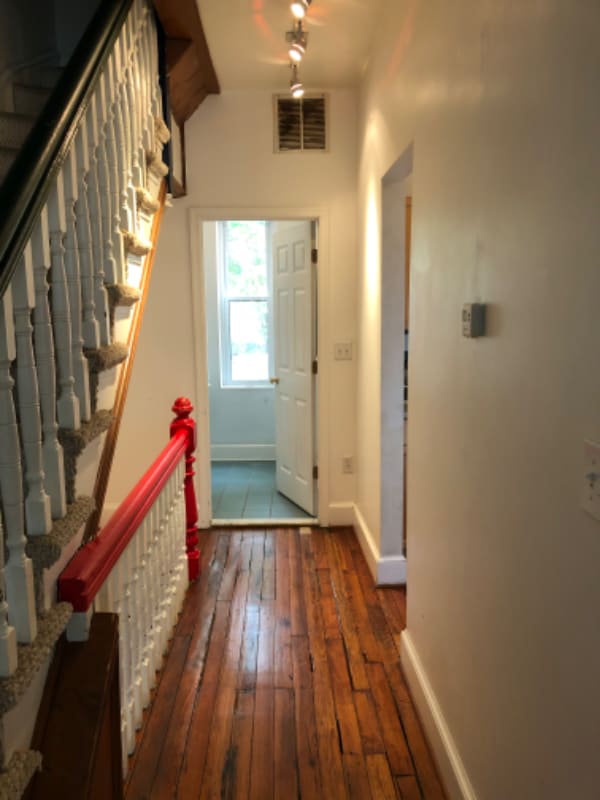 Photo - 710 7th St NE