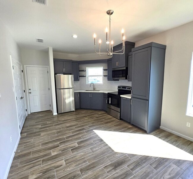 Photo - 913 N Clarence Ave Unidad 4