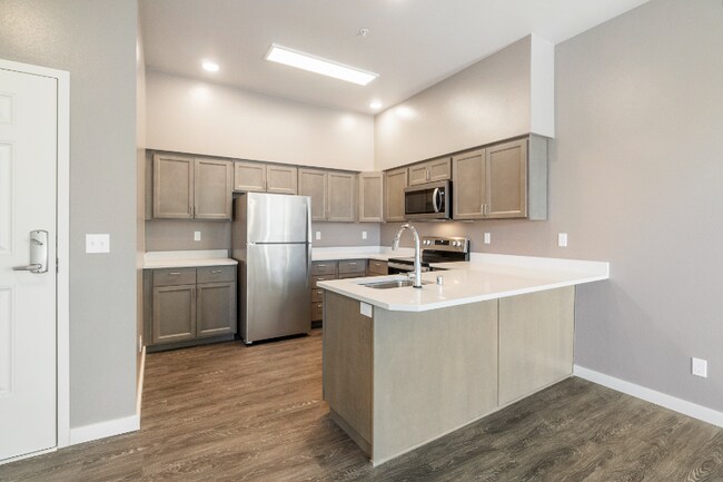 Photo - 1925 S I St Unidad A303