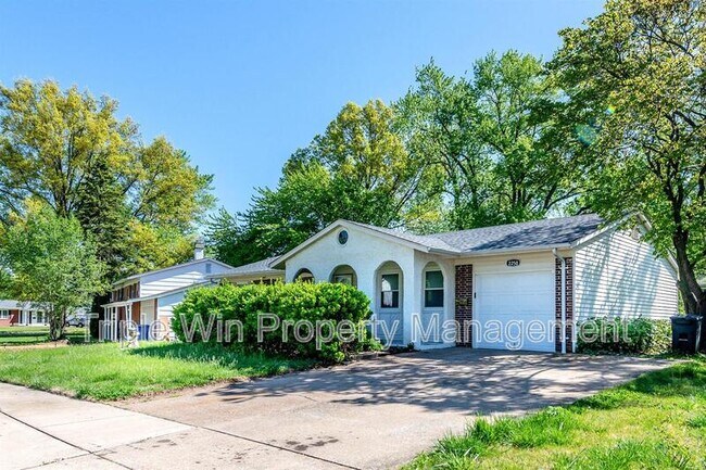2250 Spoonwood Dr
