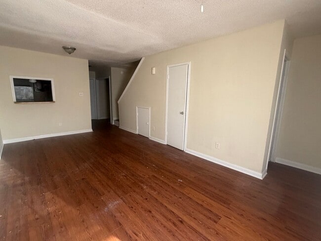 Building Photo - 114 Rue Royale Unit C