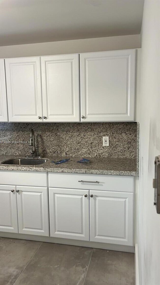 Photo - 330 Southwind Dr