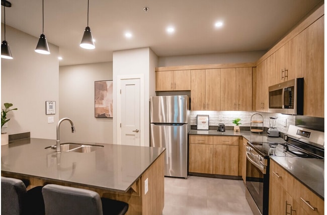 Building Photo - 600 E Dallas Ave Unit A-04