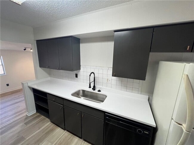 Photo - 2 Lancaster Dr