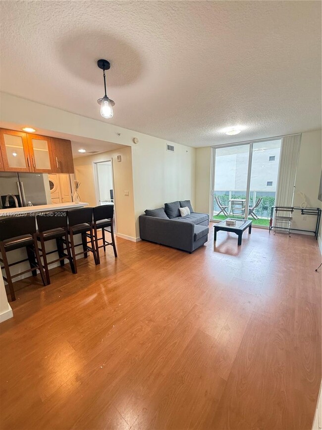 Building Photo - 601 NE 23rd St Unit 901