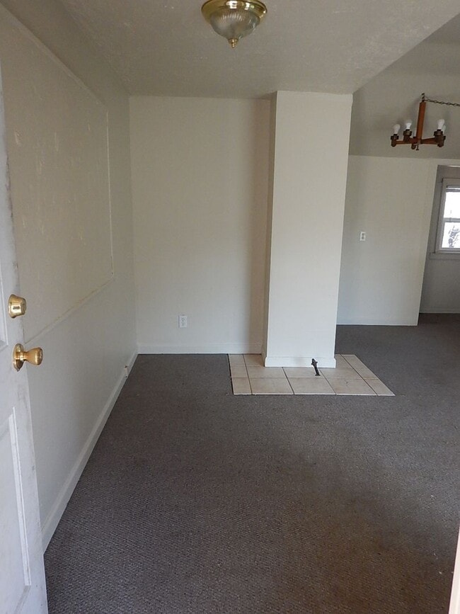 Building Photo - 0495 Unit 02 Rental