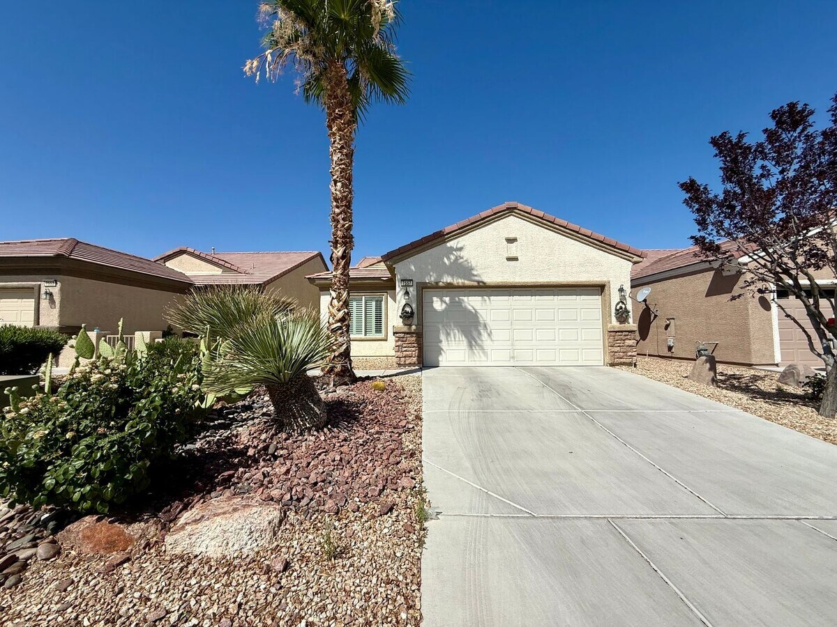 3/BD 2/BA Golf Course Living at Its Finest... - 3/BD 2/BA Golf Course Living at Its Finest... House