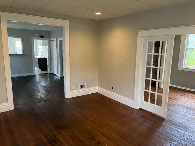 Photo - 345 Kinnaird Ave