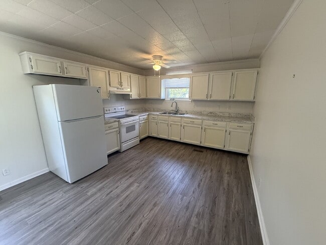 Photo - 1318 Courtney Dr