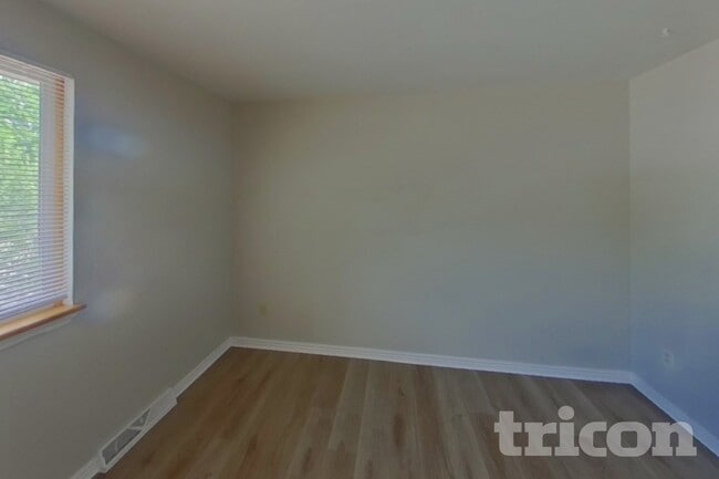 Photo - 1634 Keaton Ln