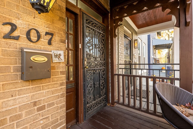 Building Photo - 207 V St NE