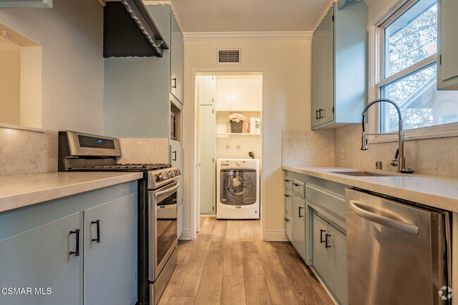 Building Photo - 22637 Mariano St Rental