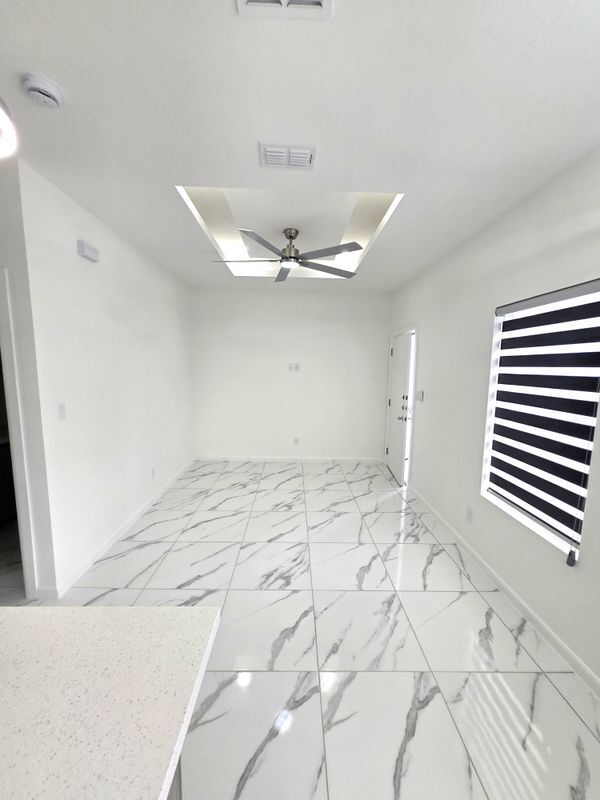 Photo - 3201 Magdalena St