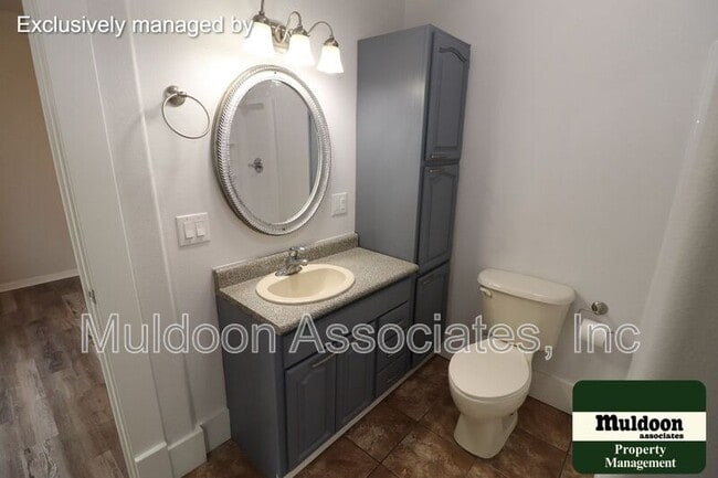 Photo - 904 E B St