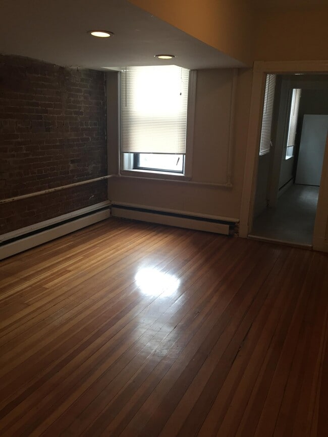 Photo - 36 Orkney Rd Unit B