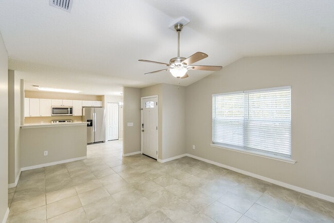 Photo - 1040 W 7th St