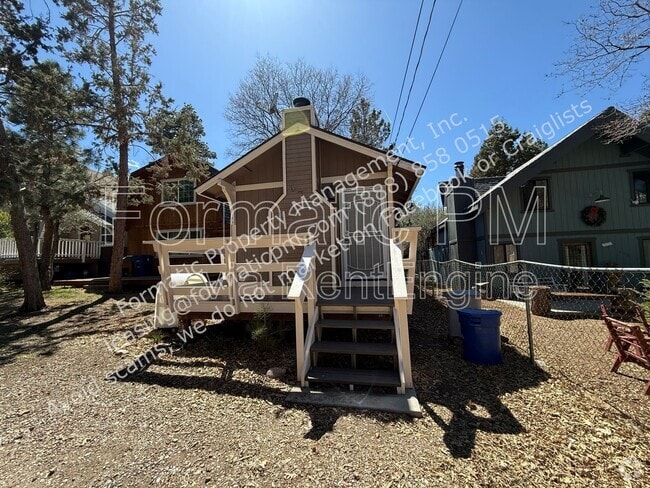 Building Photo - 672 Highland Ln Rental