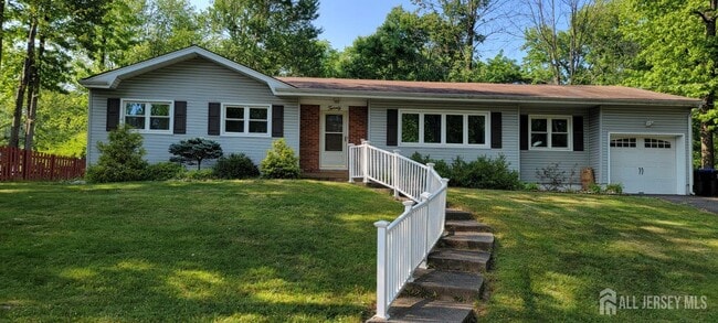 Building Photo - 20 Timber Rd Rental