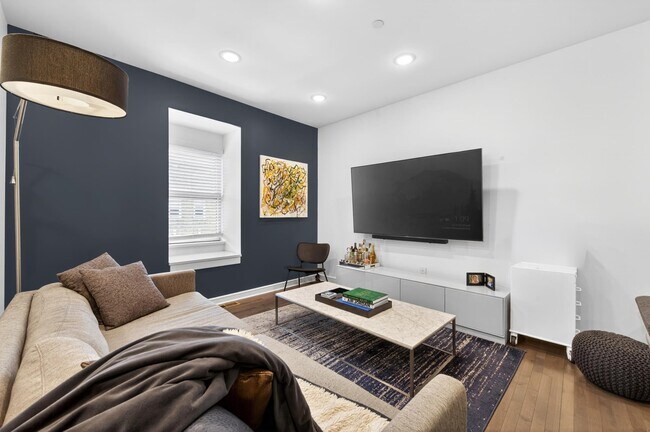 Photo - 974 Summit Ave Unidad 409