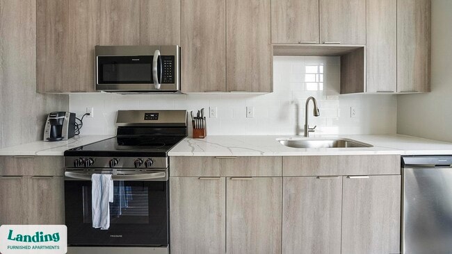 Photo - 600 19th St N Unidad 207