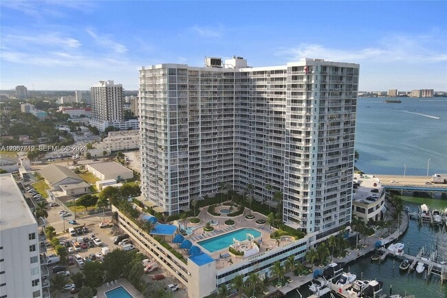 Photo - 7601 E Treasure Dr Unidad 902