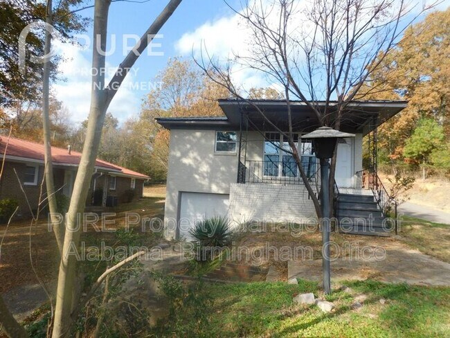 Photo - 2028 Progress St