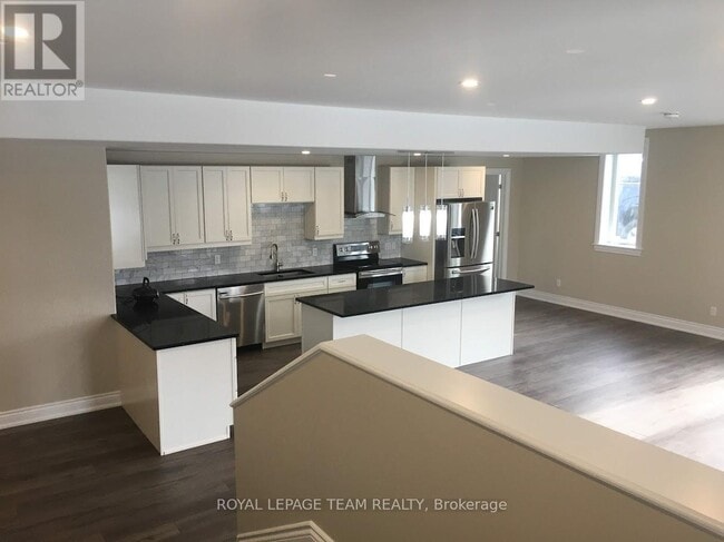 Photo - 1929 River Rd Unité B