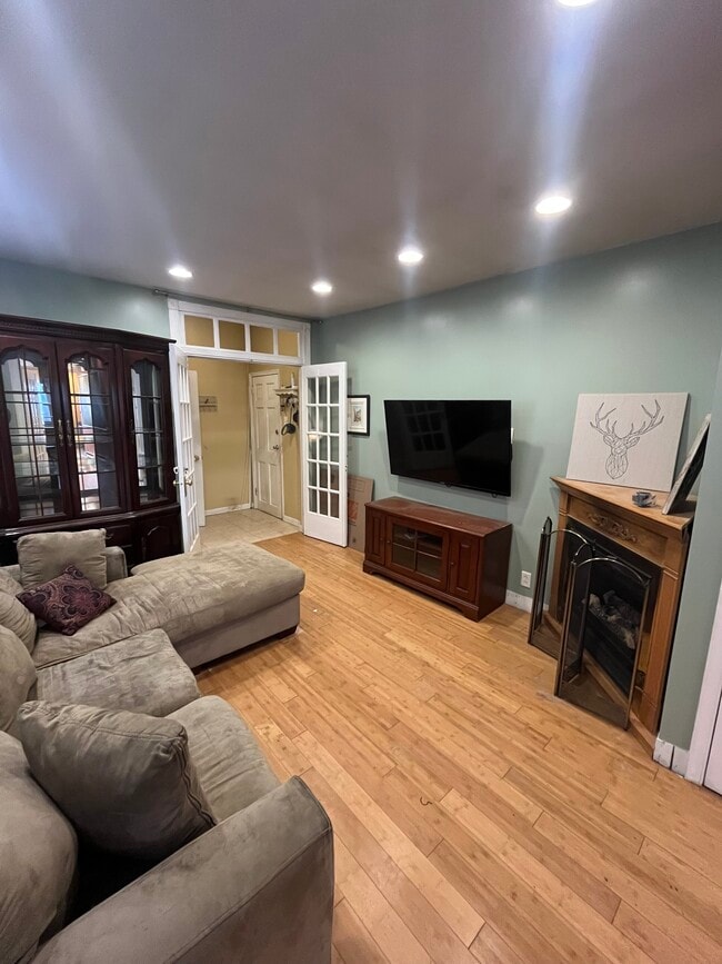 Photo - 4207 Euclid Ave Unit 1