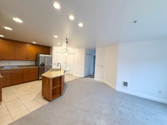 Photo - 2BR Condo with Private Patio Near Discovery Park – Blue Heron Community