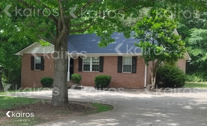 Photo - 170 Big Oak Cir