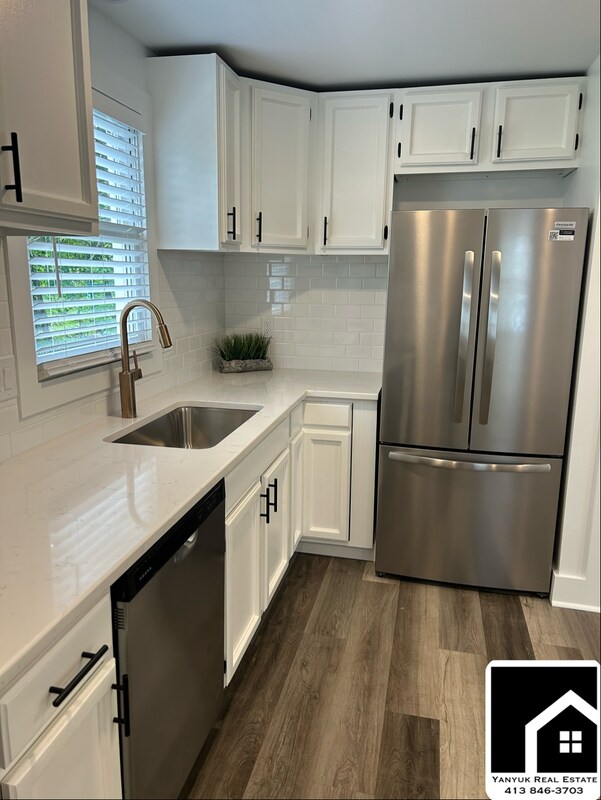 Photo - 52 Price St Unit A