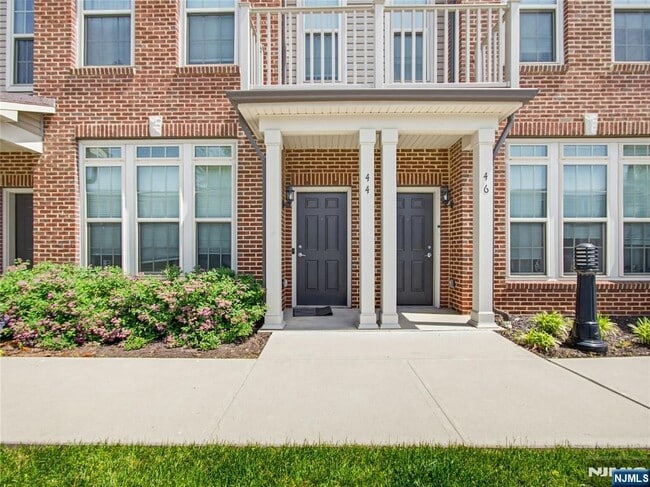 Photo - 44 Leahy Dr