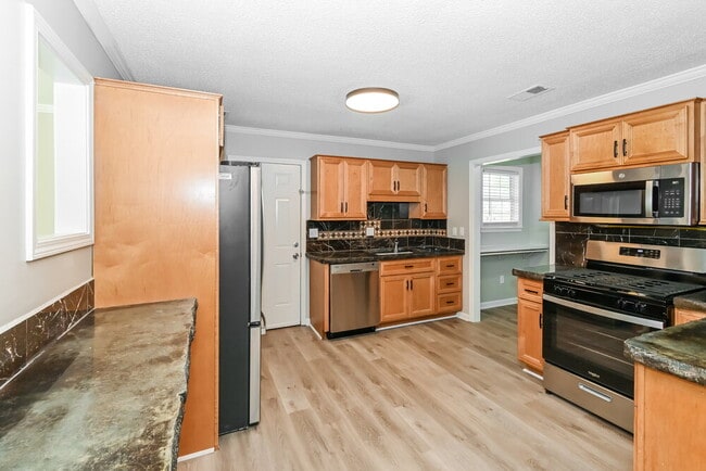 Photo - 7242 Maplewood Rd