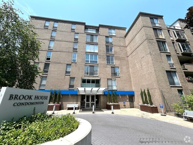 Building Photo - 99 Pond Ave Unit 310 Rental