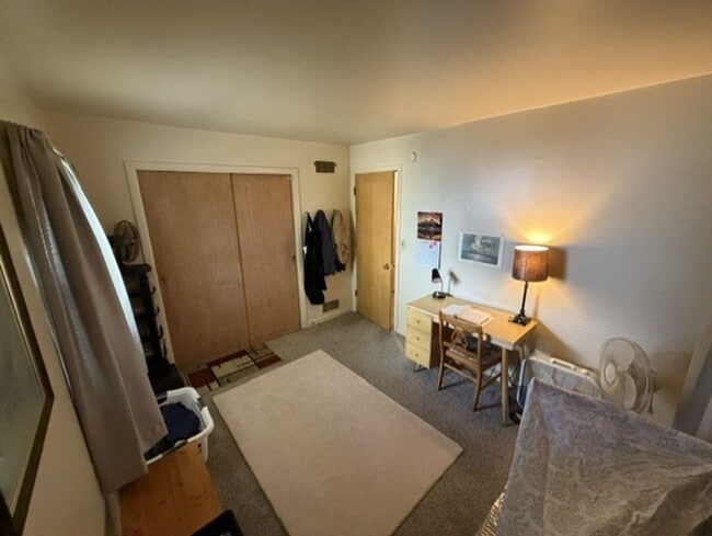 Photo - 922 Broadway St Unit 2