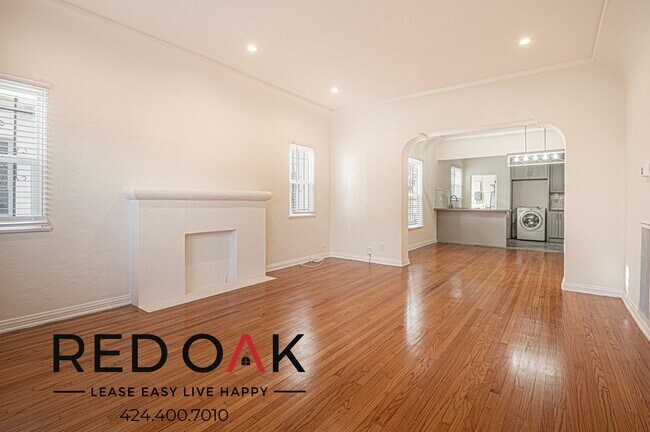 Photo - Amazing Two Bedroom with Large Windows, Re... Unit 332