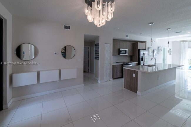 Building Photo - NW 104th Avenue 21, Doral, FL 33178 Rental