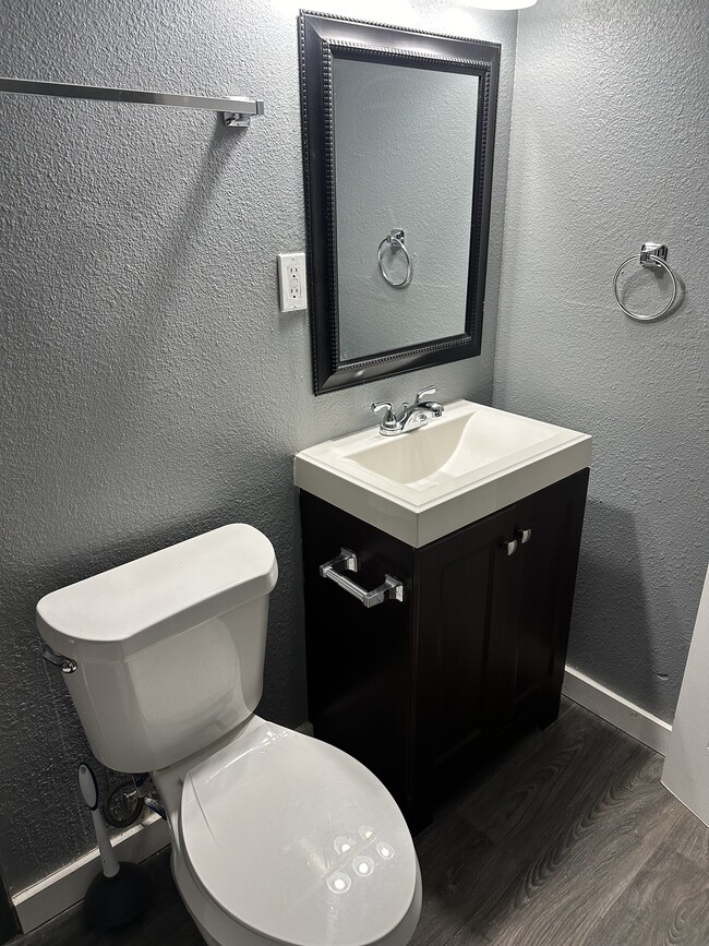 Photo - 311 Glamis Ave Unit 1