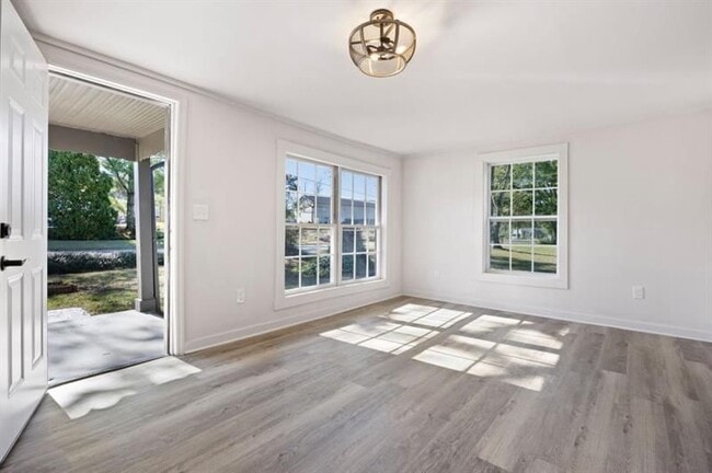 Photo - 24 E Iron Belt Rd SE