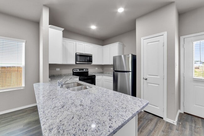 Photo - MOVE IN SPECIAL!! CALL FOR MORE DETAILS Unit 5330 Lisa Point  108