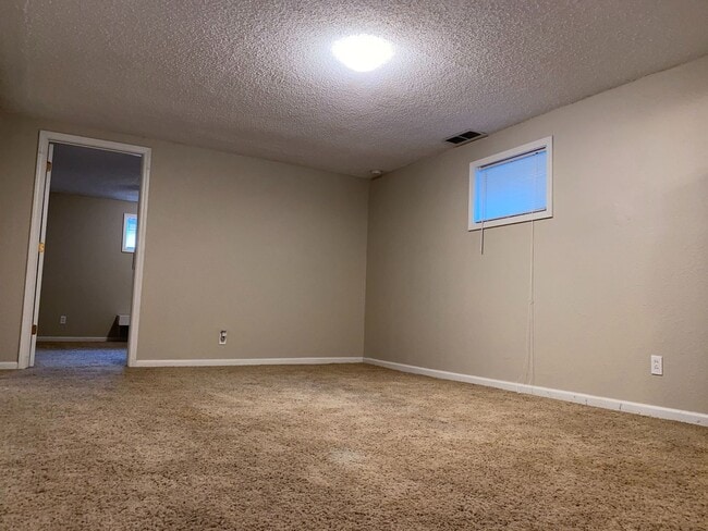 Photo - 2011 Tecumseh Rd Unidad B