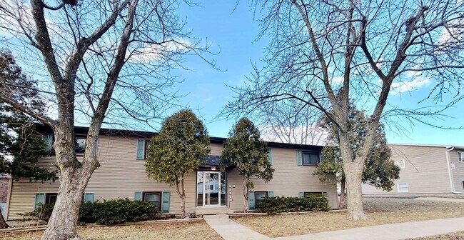 Building Photo - 112 W Raab Rd Unit B