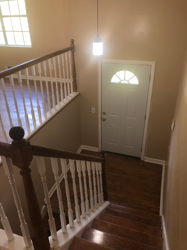 5843 Hallwood Ct