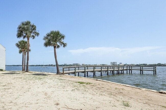 Photo - 12th & Beach Apartments