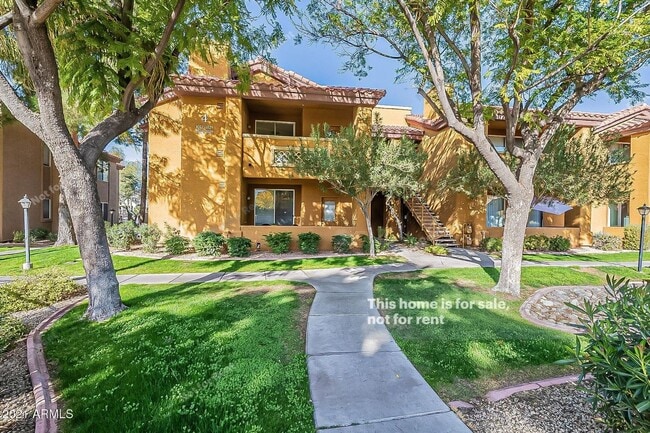 Building Photo - 2929 W Yorkshire Dr