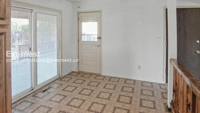 Photo - 2115 Diana Dr