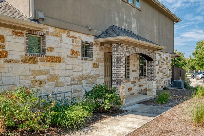 2880 Donnell Dr