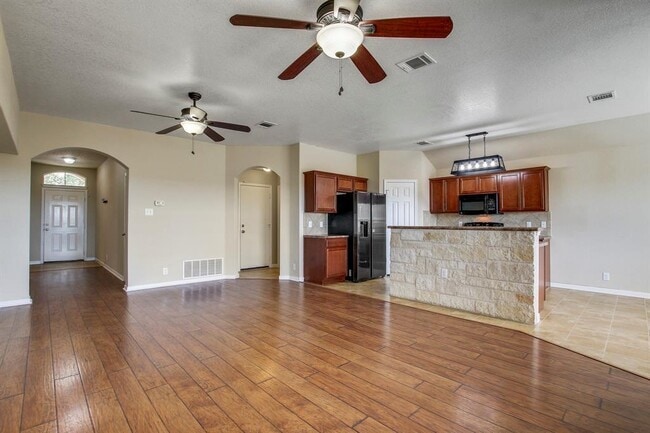 Photo - 507 Teron Dr