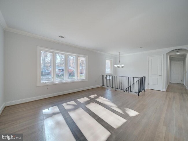 Photo - 2303 W Longview Dr